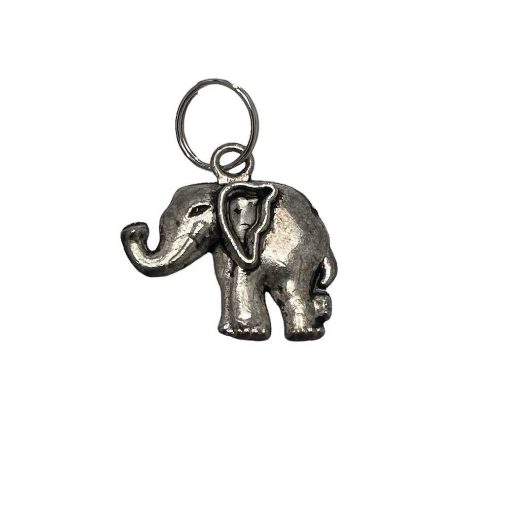 VINTAGE DARKENED SILVER TONE ELEPHANT CHARM PENDANT